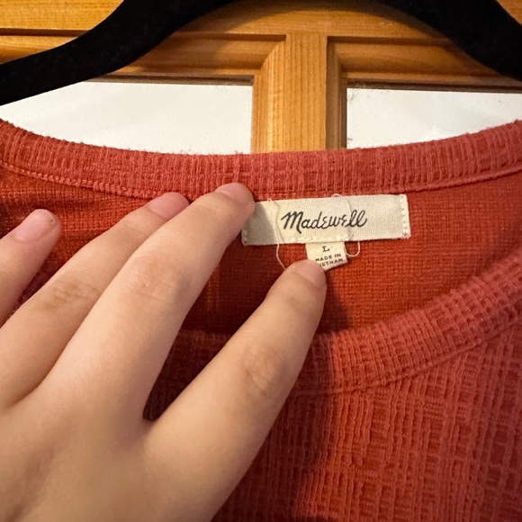 Shortsleeve Tie Back Top - Picture 2 of 3